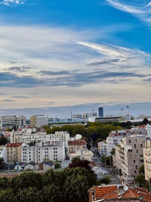 Appartement Vue Tour Eiffel Ligne 14 A Cote De Paris Gentilly Exteriör bild