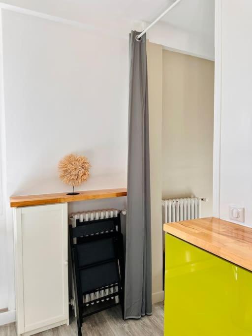 Appartement Vue Tour Eiffel Ligne 14 A Cote De Paris Gentilly Exteriör bild