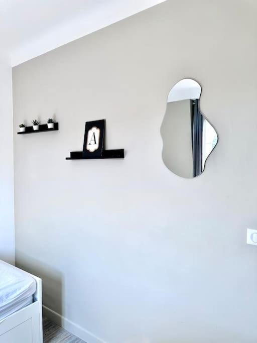 Appartement Vue Tour Eiffel Ligne 14 A Cote De Paris Gentilly Exteriör bild