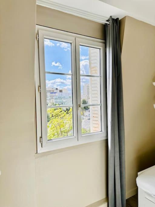 Appartement Vue Tour Eiffel Ligne 14 A Cote De Paris Gentilly Exteriör bild
