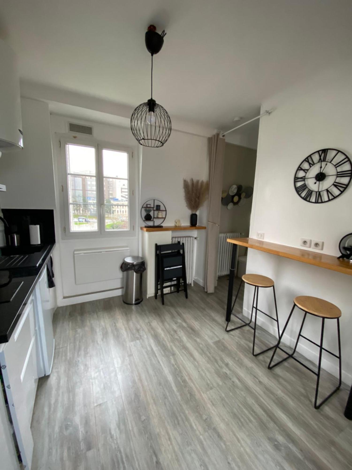 Appartement Vue Tour Eiffel Ligne 14 A Cote De Paris Gentilly Exteriör bild